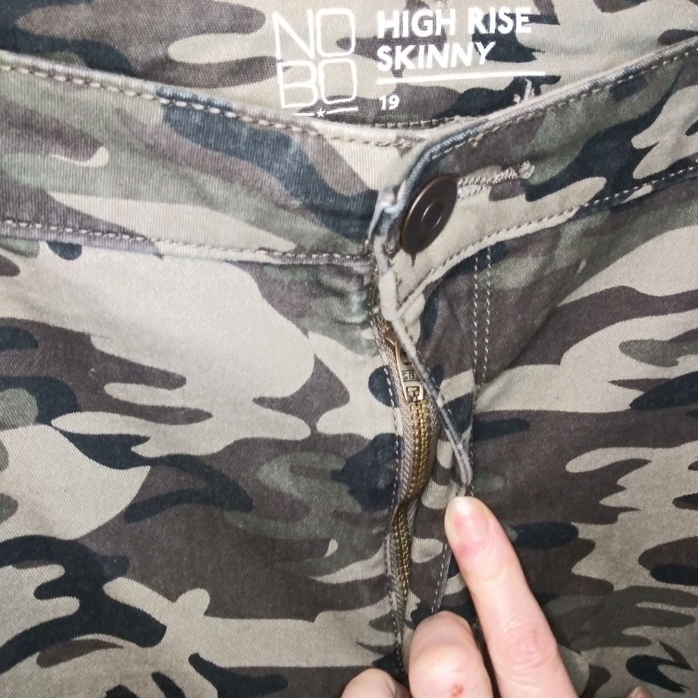 No Boundries High Rise Skinny Camo Jeans - Picture 4 of 8